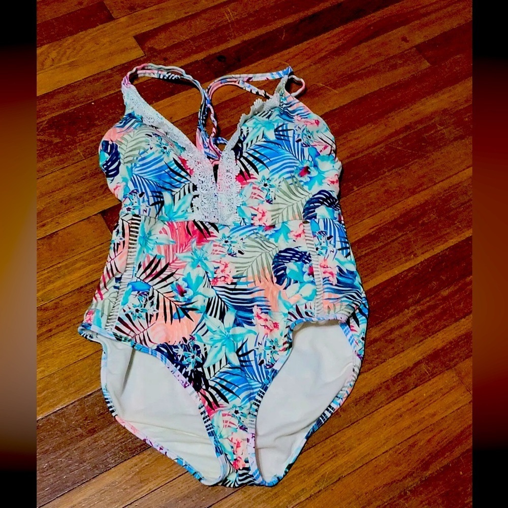 Time & Tru Flower and Lace One-Piece Swimsuit, Sz XL (16/18)